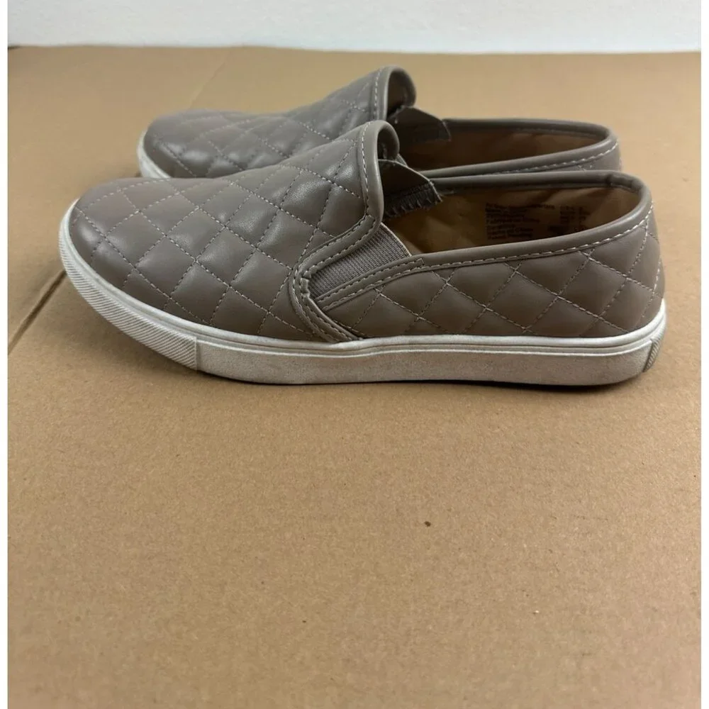 Womens Brash  quilted beige / taupe low top slip on shoes size 9